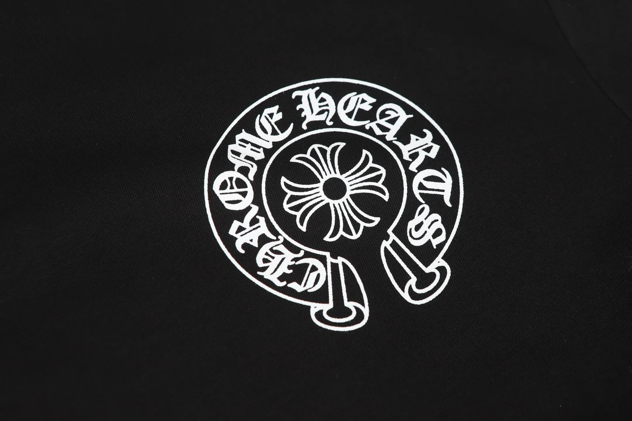 P160 Cross-border model. Those who pursue quality, please do not place an order. -Chrome Hearts/Chrome Hearts Sanskrit horseshoe🇺🇸 platform popular long-sleeved T-shirt -High weight, high density and high quality. The wool is soft, delicate and skin-friendly. It feels soft and silky. It has excellent warmth and skin-friendly properties. XL